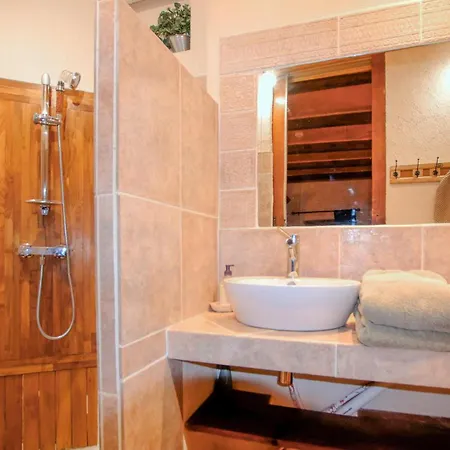 Pet Friendly In With Private Swimming Pool, Be Inside Or Outside * Chassiers