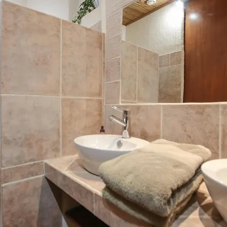 Pet Friendly In With Private Swimming Pool, Be Inside Or Outside Chassiers