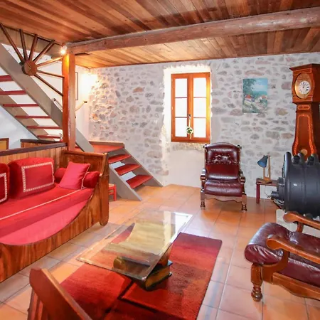Holiday home Pet Friendly In With Private Swimming Pool, Be Inside Or Outside