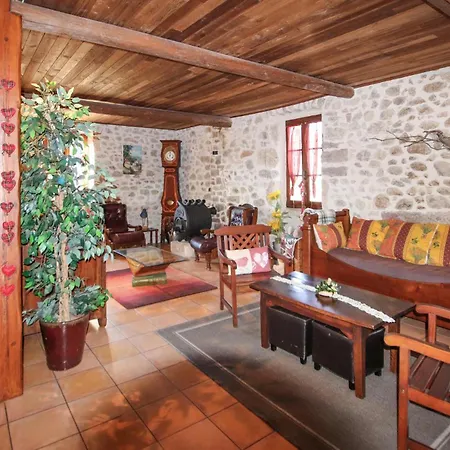Holiday home Pet Friendly In With Private Swimming Pool, Be Inside Or Outside Chassiers