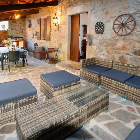 Holiday home Pet Friendly In With Private Swimming Pool, Be Inside Or Outside Chassiers